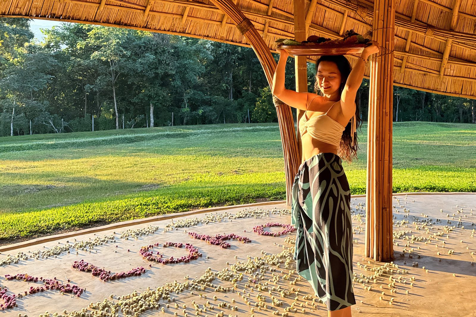 清迈的早晨,疗愈营的凉亭 · A Chiang Mai morning at the retreat pavilion